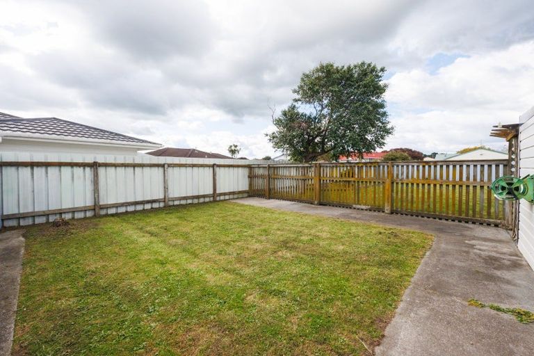 Photo of property in 28 Peppertree Glade, Kelvin Grove, Palmerston North, 4414