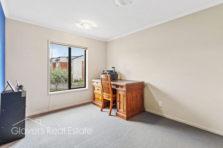 Photo of property in 62 Verdale Circle, Glen Eden, Auckland, 0602