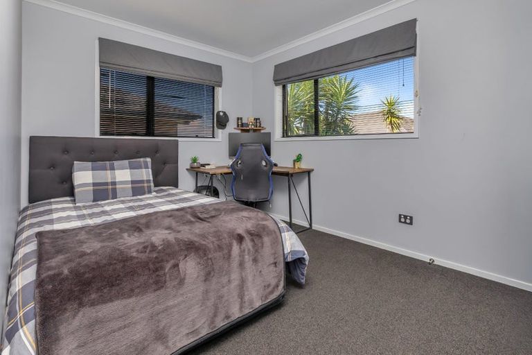 Photo of property in 33 Ocean View Rise, Ruakaka, 0116