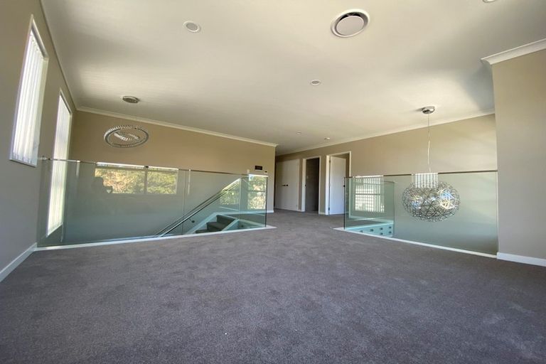 Photo of property in 30 Godfrey Drive, Orewa, 0931