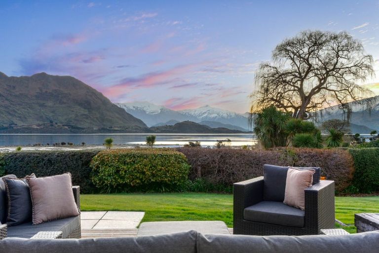 Photo of property in 186 Beacon Point Road, Wanaka, 9305