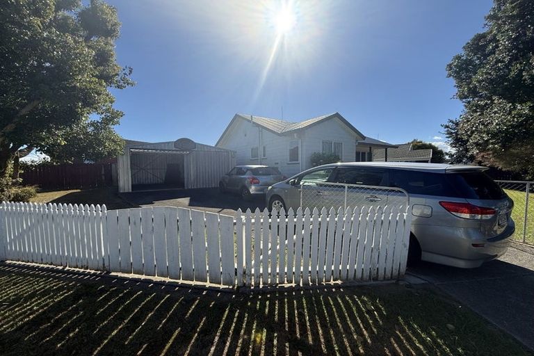 Photo of property in 3 Rosemead Place, Randwick Park, Auckland, 2105