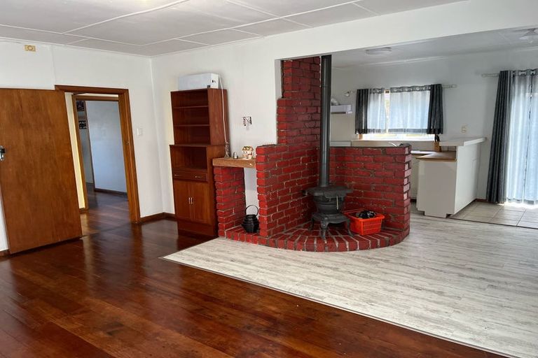 Photo of property in 129 Golf Road, Titirangi, Auckland, 0600