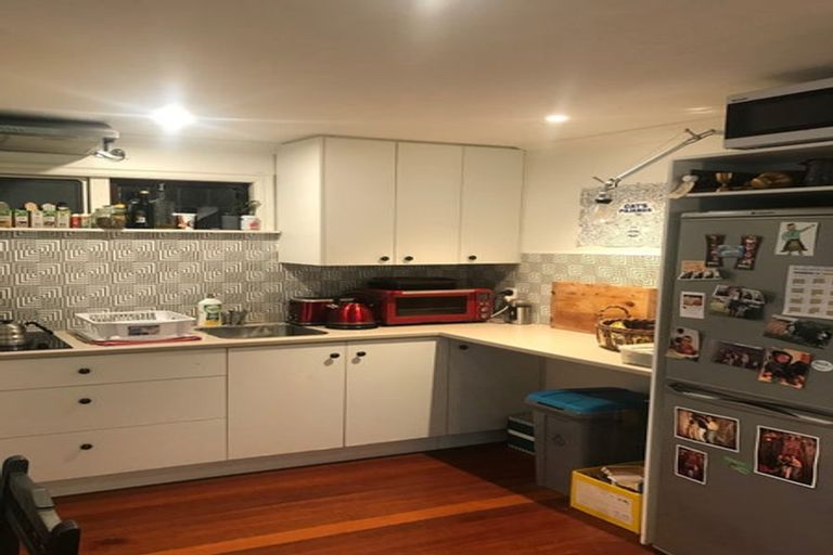 Photo of property in 56 Holloway Road, Aro Valley, Wellington, 6021