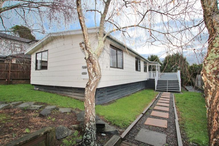 Photo of property in 1/29 Rosier Road, Glen Eden, Auckland, 0602