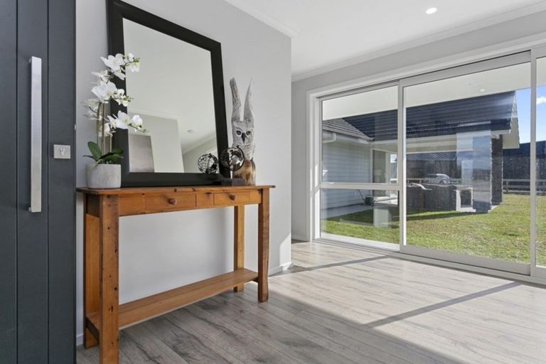 Photo of property in 9 Mike Smith Drive, Cambridge, 3434