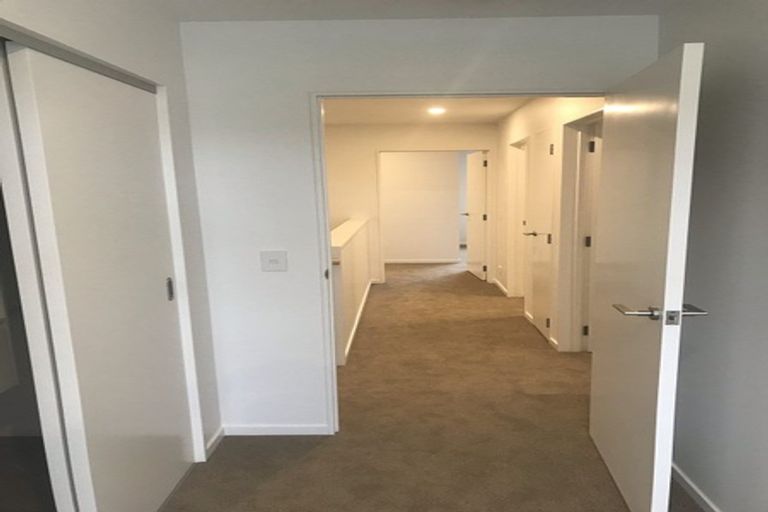 Photo of property in 33 Peihana Road, Hobsonville, Auckland, 0616