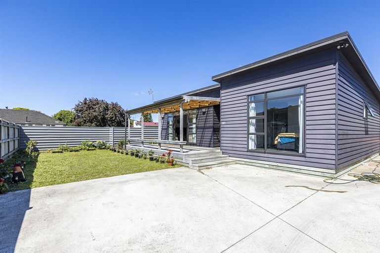 Photo of property in 46 Exeter Crescent, Takaro, Palmerston North, 4412