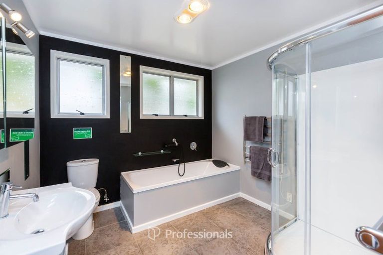 Photo of property in 17 Sunnyview Drive, Brown Owl, Upper Hutt, 5018