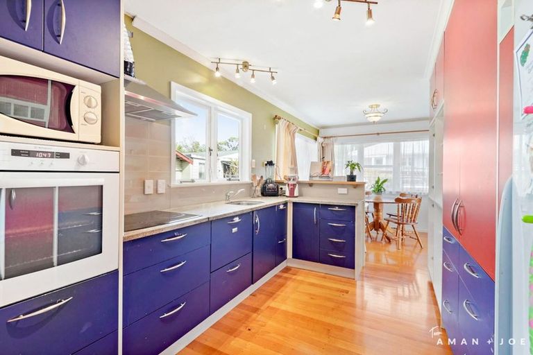 Photo of property in 46 Taikata Road, Te Atatu Peninsula, Auckland, 0610