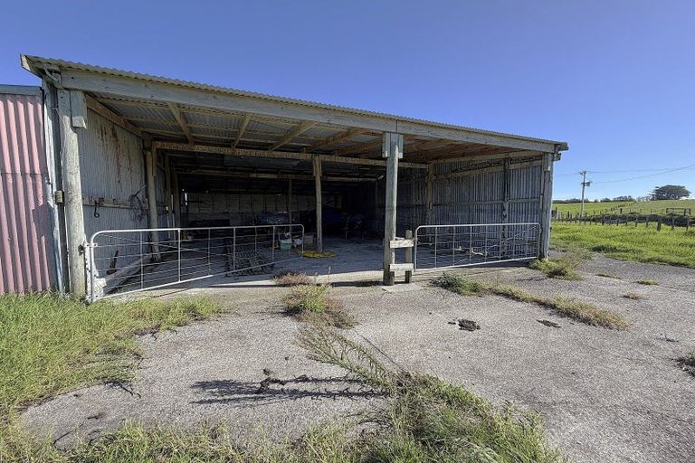 Photo of property in 413a Baylys Coast Road, Dargaville, 0377
