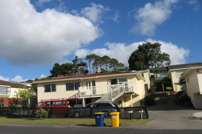 Photo of property in 2/44 Barbados Drive, Unsworth Heights, Auckland, 0632