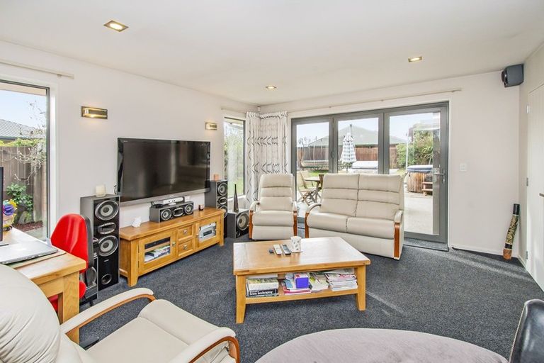 Photo of property in 5 Durrell Way, Rolleston, 7614