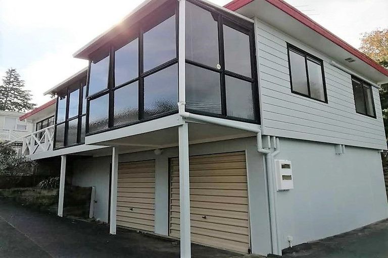 Photo of property in 2/51 Park Road, Glenfield, Auckland, 0629