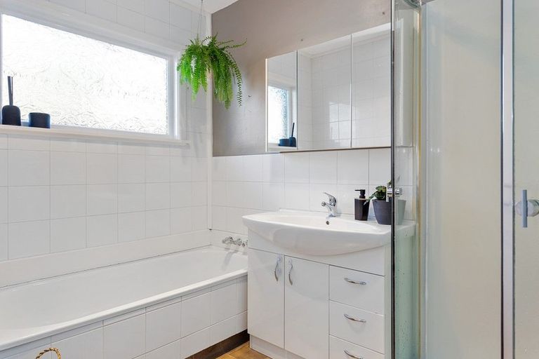 Photo of property in 34 Connemara Drive, Northwood, Christchurch, 8051