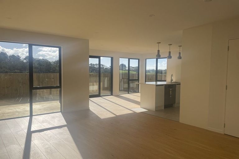 Photo of property in 46 Morus Road, Massey, Auckland, 0614