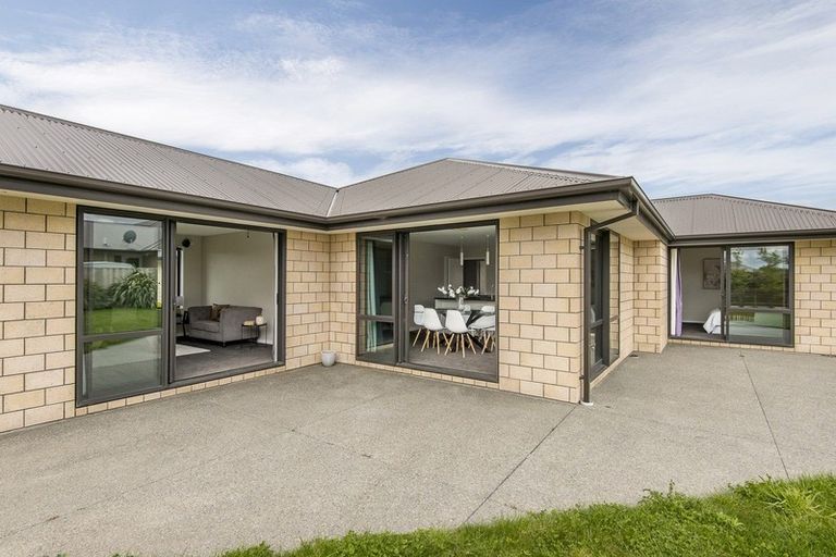 Photo of property in 22 Dunlop Crescent, Rolleston, 7614