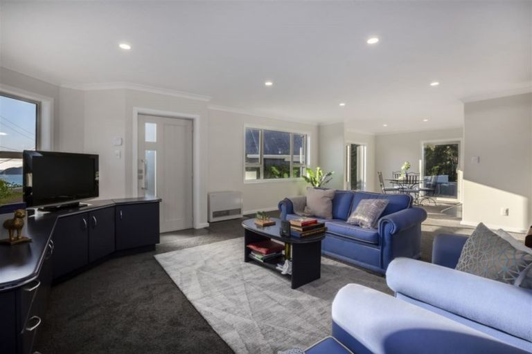 Photo of property in 68a Kahu Road, Paremata, Porirua, 5024