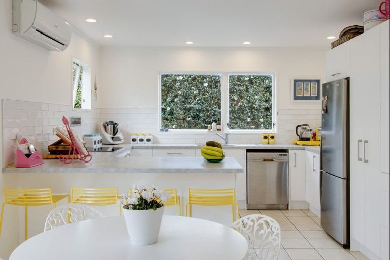 Photo of property in 3 Moana Place, Taradale, Napier, 4112