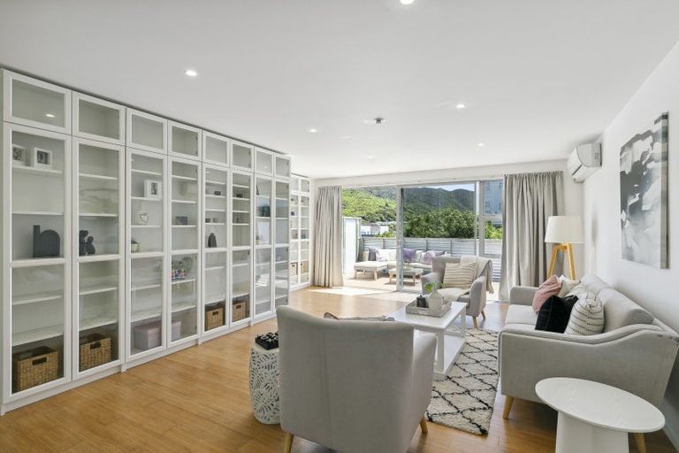 Photo of property in 44 Saddleback Grove, Karori, Wellington, 6012