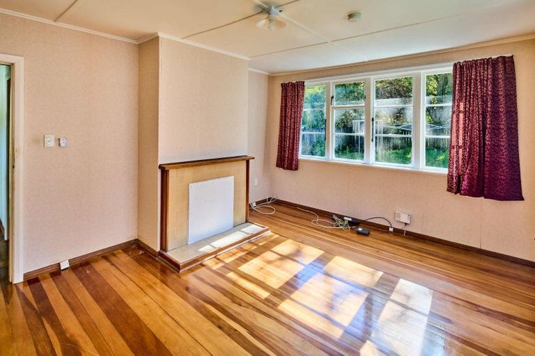 Photo of property in 4 Reuben Grove, Naenae, Lower Hutt, 5011