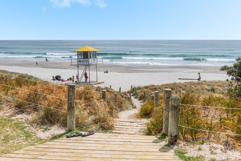Photo of property in 154 Marine Parade, Mount Maunganui, 3116