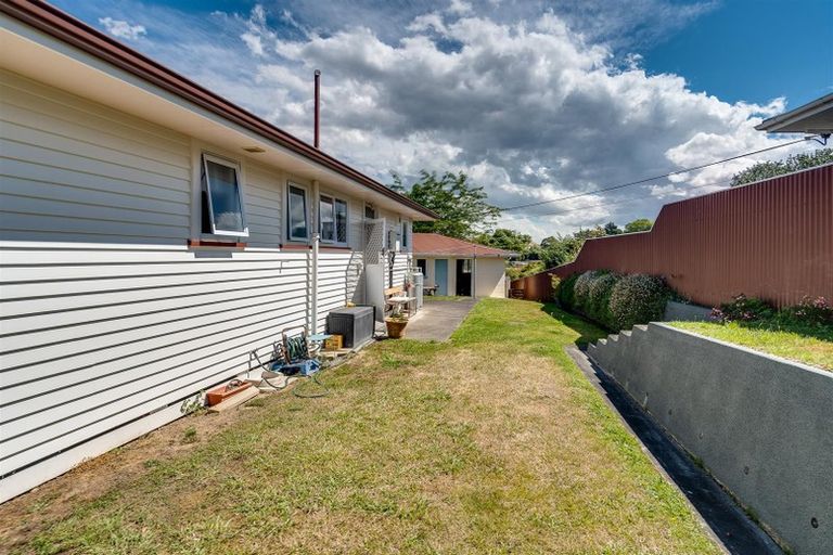 Photo of property in 3 Mcgreevy Street, Waipawa, 4210