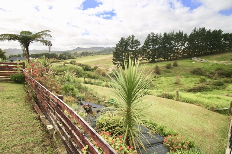 Photo of property in 28 Mcvie Road, Huntly, 3700