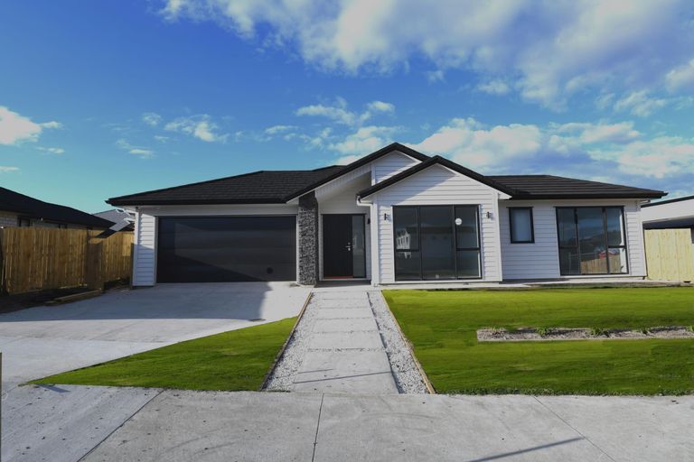 Photo of property in 42 Taikura Avenue, Red Beach, 0932