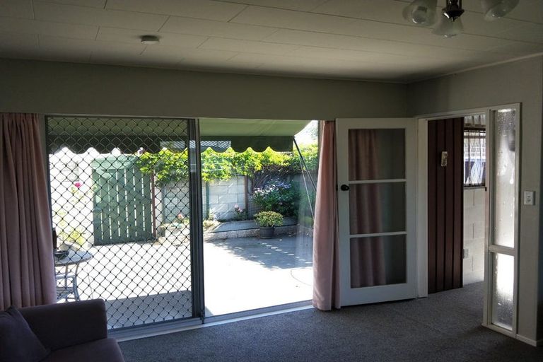 Photo of property in 2/25 Avondale Road, Taradale, Napier, 4112