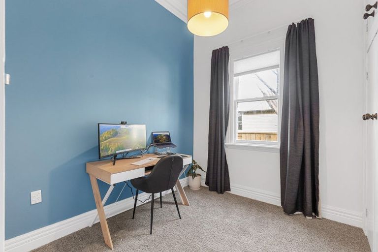 Photo of property in 17 Perrin Place, Kelvin Grove, Palmerston North, 4414