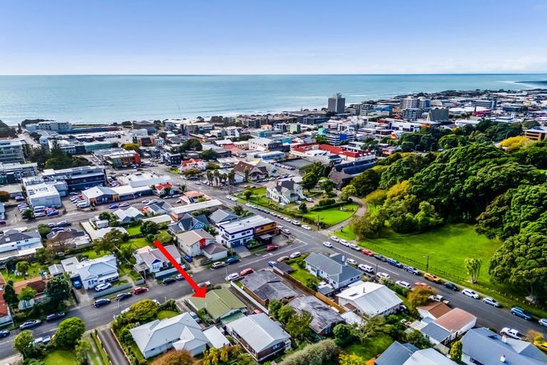 Photo of property in 23a Fulford Street, New Plymouth, 4310