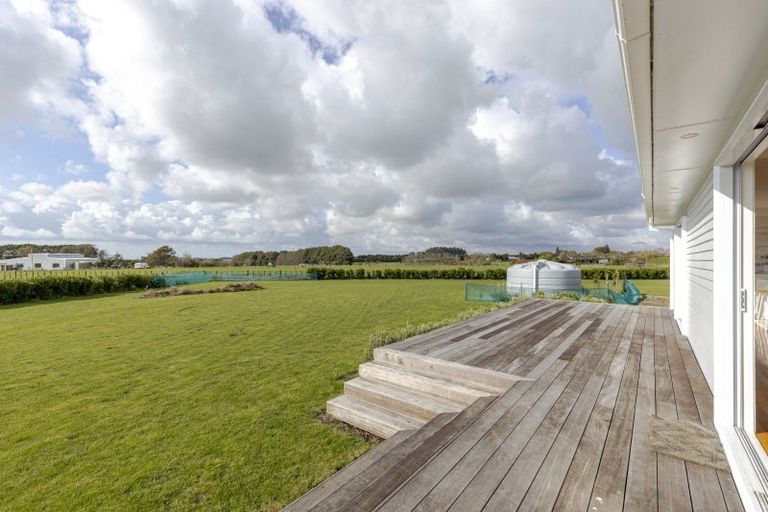 Photo of property in 29 Matarikoriko Road, Brixton, Waitara, 4382