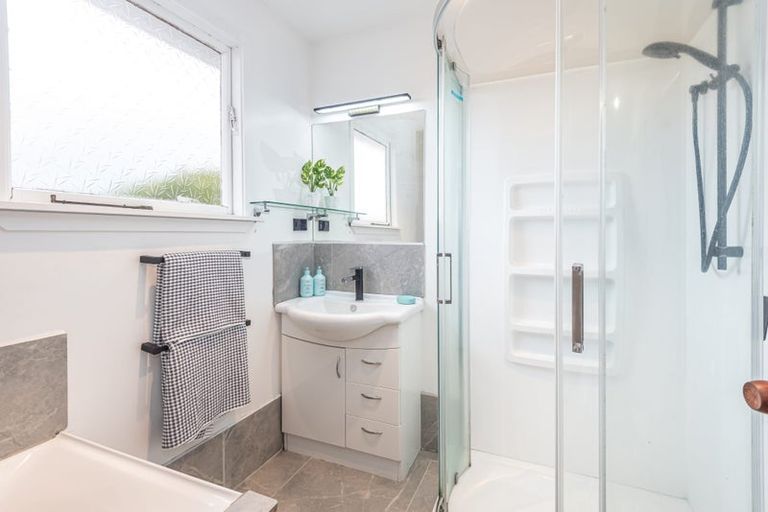 Photo of property in 320b Avonhead Road, Avonhead, Christchurch, 8042