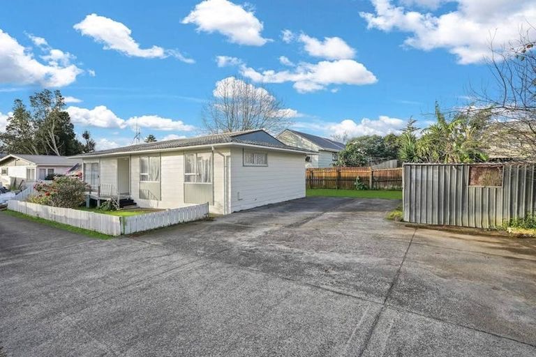 Photo of property in 1/58 Te Irirangi Drive, Clover Park, Auckland, 2019