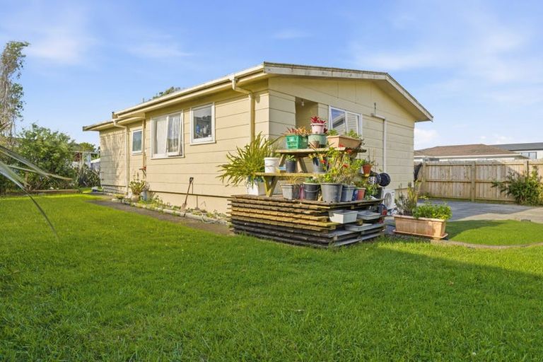 Photo of property in 170 Mahia Road, Wattle Downs, Auckland, 2103