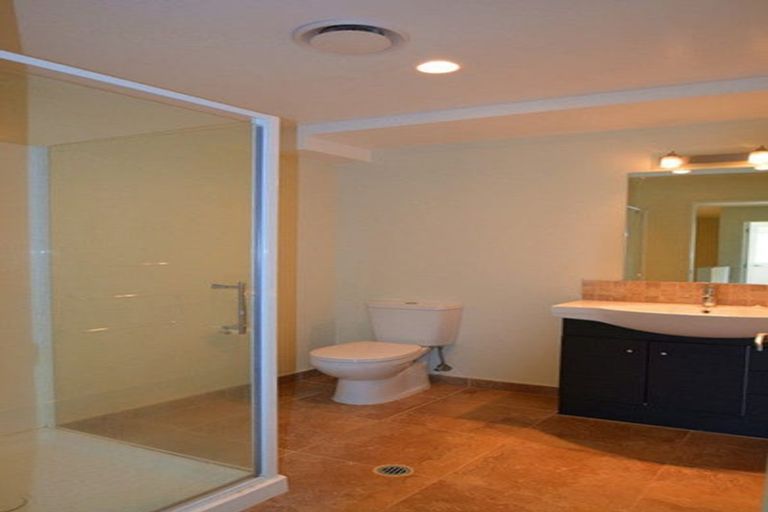 Photo of property in 3/1 Gracechurch Drive, Flat Bush, Auckland, 2016