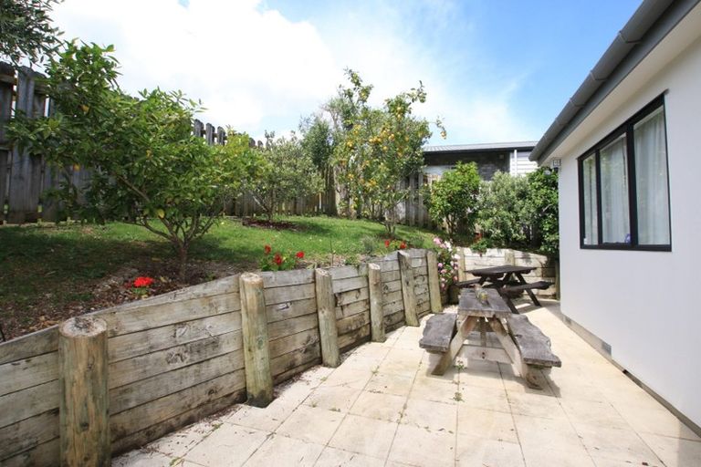 Photo of property in 41 Hewlett Road, Massey, Auckland, 0614