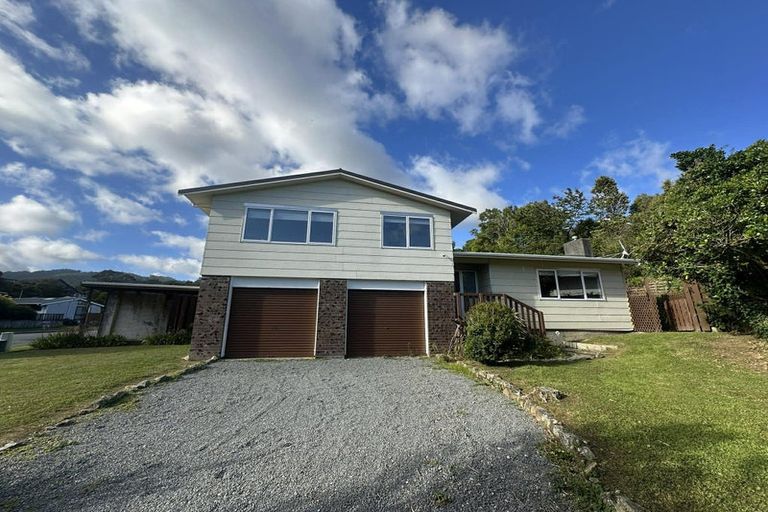 Photo of property in 72 Field Street, Silverstream, Upper Hutt, 5019