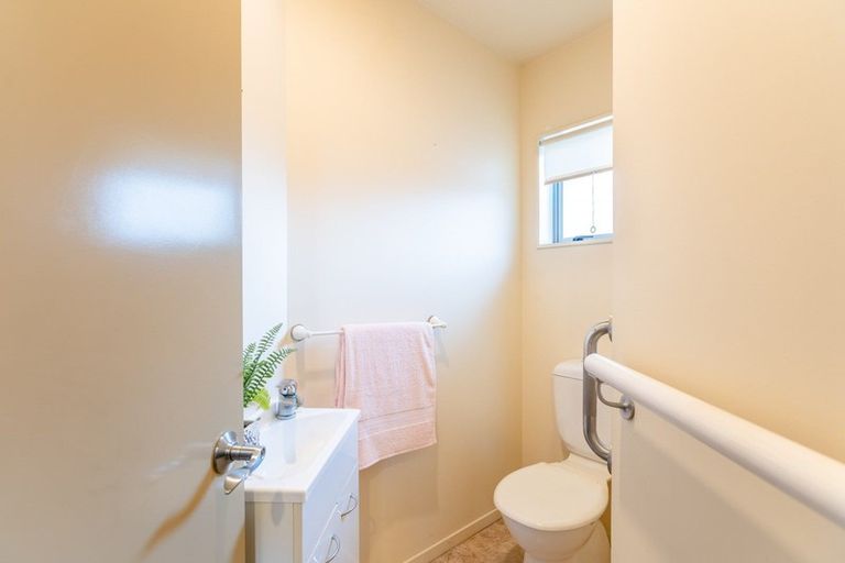 Photo of property in 2 Pohutukawa Grove, Titahi Bay, Porirua, 5022