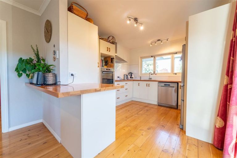 Photo of property in 15 Sandringham Street, Oamaru North, Oamaru, 9400