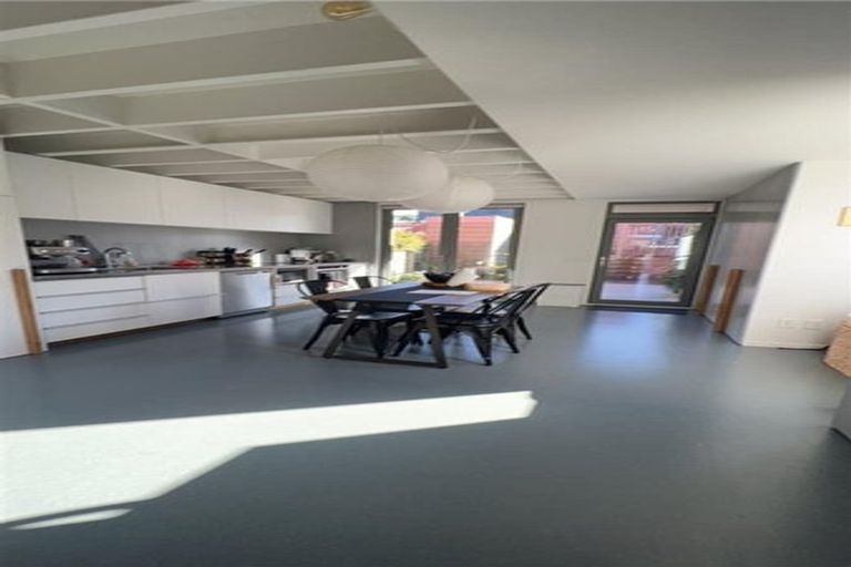 Photo of property in 383 Adelaide Road, Newtown, Wellington, 6021