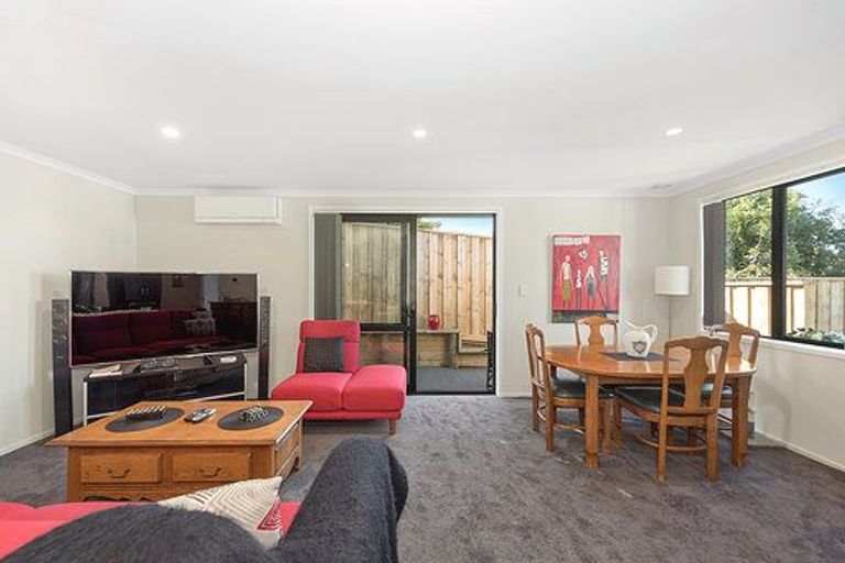 Photo of property in 142u1 Forest Lake Road, Forest Lake, Hamilton, 3200