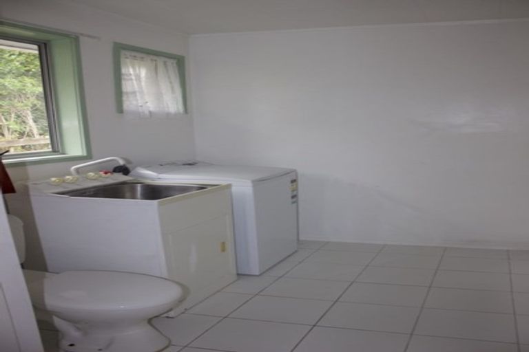 Photo of property in 27 Pipitea Place, Massey, Auckland, 0614
