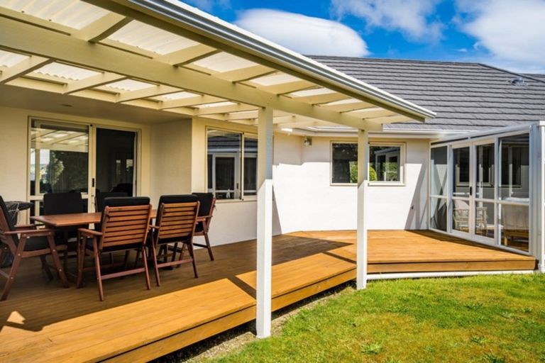 Photo of property in 3 Mariners Way, Whitby, Porirua, 5024