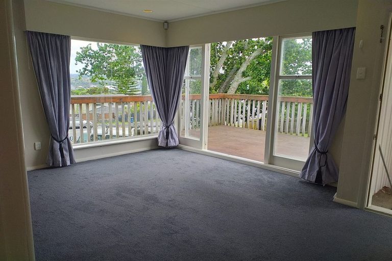Photo of property in 253 Great North Road, Henderson, Auckland, 0612
