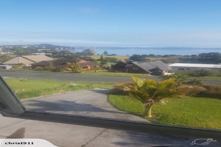 Photo of property in 11 Kathy Terrace, Stanmore Bay, Whangaparaoa, 0932
