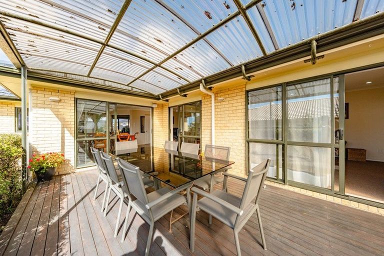 Photo of property in 33 Ruze Vida Drive, Massey, Auckland, 0614