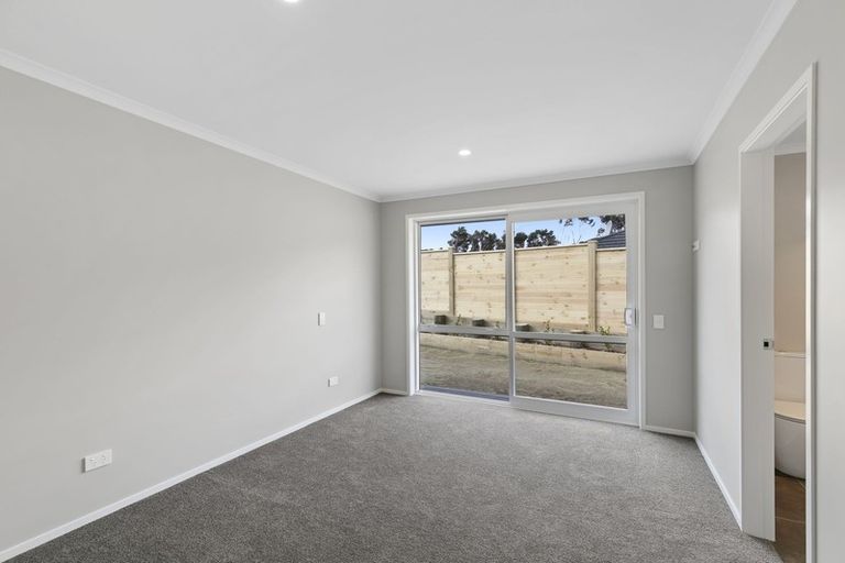 Photo of property in 8 Martingale Drive, Whitby, Porirua, 5024