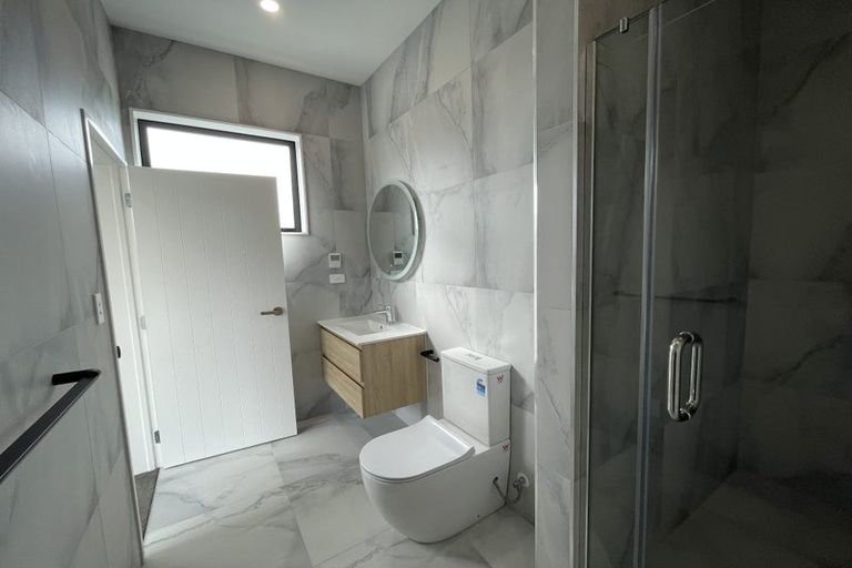 Photo of property in 5 Merton Avenue, Glenfield, Auckland, 0627